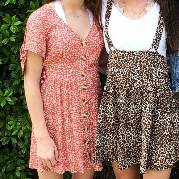 sky and sparrow v-neck dress - Picture 2 of 2